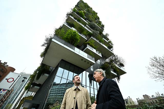 Immagine [Source EC - Audiovisual Service] > Cfr.: «Il Commissario Sinkevicius incontra lfarchitetto Boeri al Bosco Verticale» - Milano, 31Marzo2023 [Rif.: ec-europa-eu / Commissione europea - Rappresentanza It-Mi]