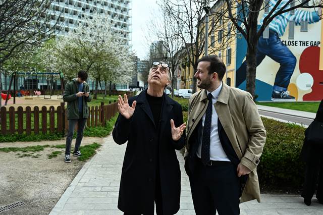 Immagine [Source EC - Audiovisual Service] > Cfr.: «Il Commissario Sinkevicius incontra lfarchitetto Boeri al Bosco Verticale» - Milano, 31Marzo2023 [Rif.: ec-europa-eu / Commissione europea - Rappresentanza It-Mi]